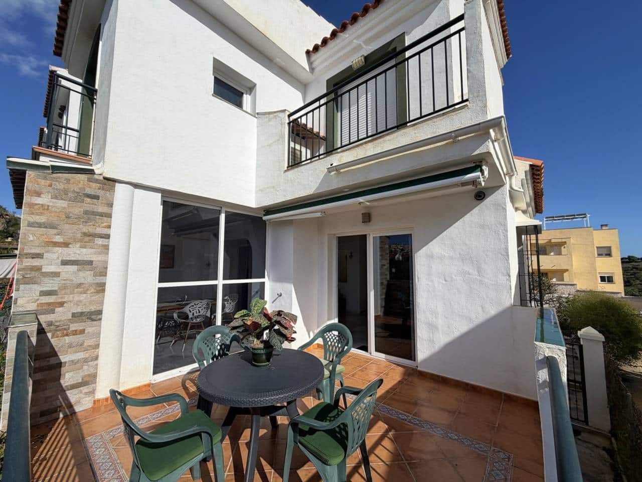 3 slaapkamer Rijtjeshuis te koop in Anoreta met zwembad garage - € 495.000 (Ref: 9575367)