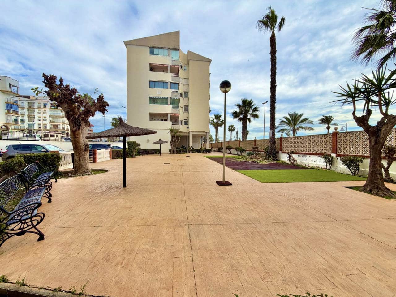 1 makuuhuone Asunto myytävänä paikassa Rincon de la Victoria mukana uima-altaan 
autotalli - 285 000 € (Ref: 9600833)