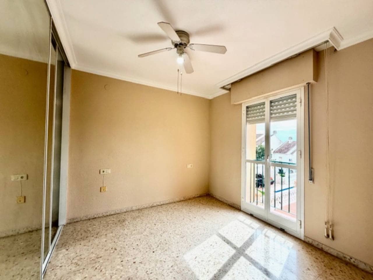 Villa/Maison Mitoyenne de 4 chambres à louer à Rincon de la Victoria - 1 600 € (Ref: 9639920)