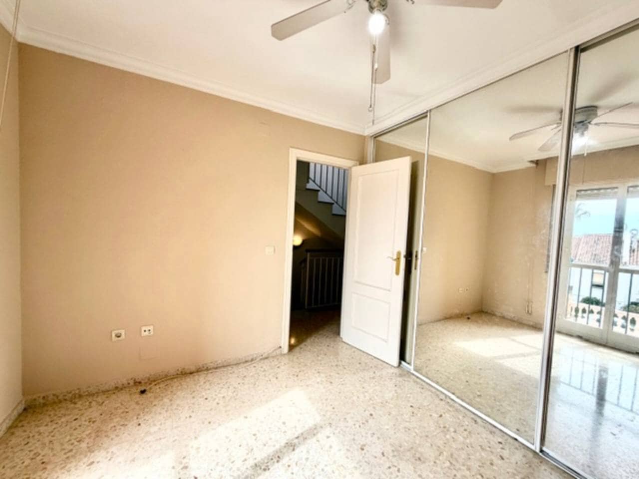 Villa/Maison Mitoyenne de 4 chambres à louer à Rincon de la Victoria - 1 600 € (Ref: 9639920)