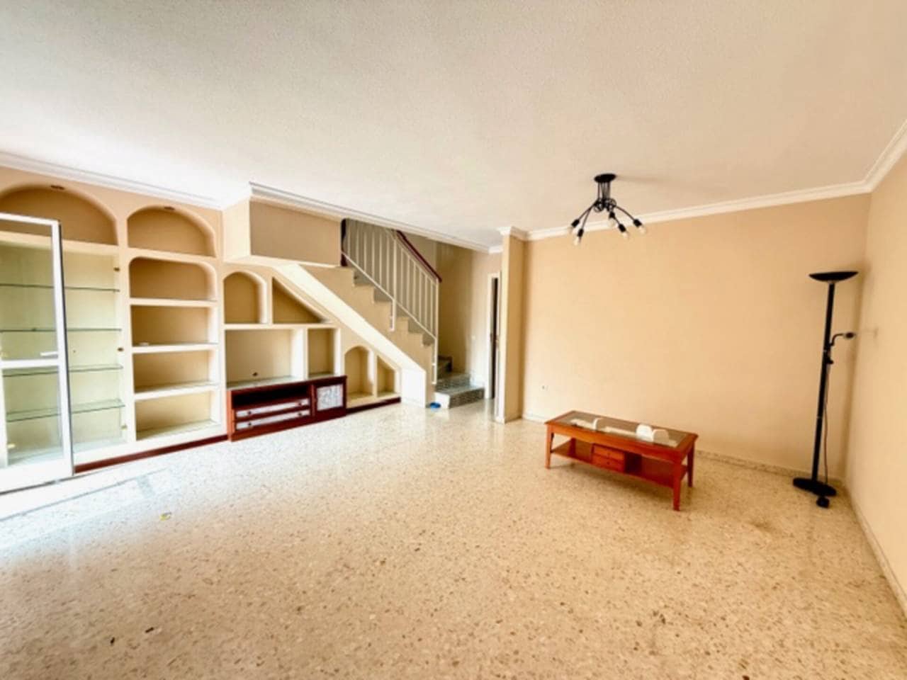 Villa/Maison Mitoyenne de 4 chambres à louer à Rincon de la Victoria - 1 600 € (Ref: 9639920)