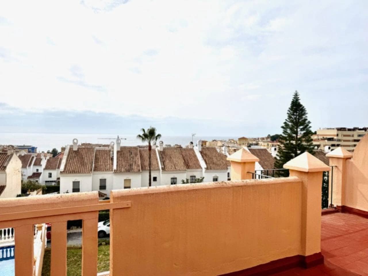 Villa/Maison Mitoyenne de 4 chambres à louer à Rincon de la Victoria - 1 600 € (Ref: 9639920)