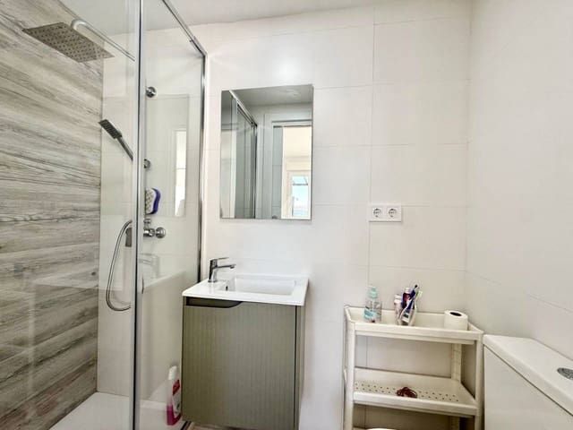 1 slaapkamer Appartement te huur in Rincón de la Victoria - € 900 (Ref: 9679373)