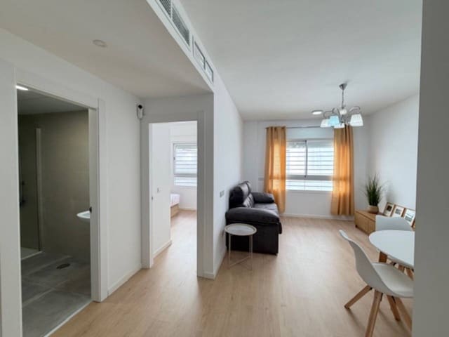 1 makuuhuone Asunto vuokrattavana paikassa Torre de Benagalbon, Rincón de la Victoria mukana 
autotalli - 850 € (Ref: 9769935)