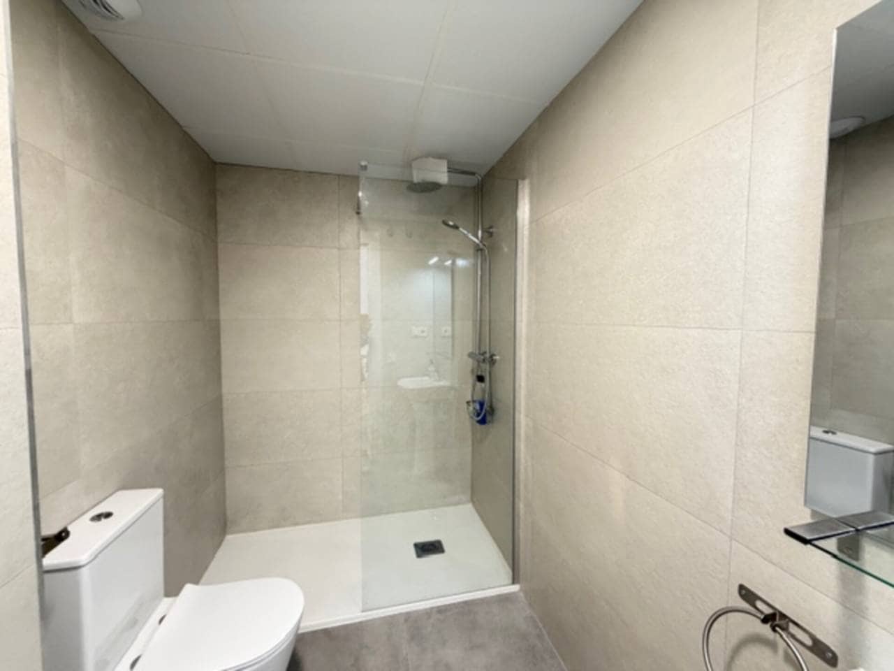 1 makuuhuone Asunto vuokrattavana paikassa Torre de Benagalbon mukana 
autotalli - 850 € (Ref: 9769935)