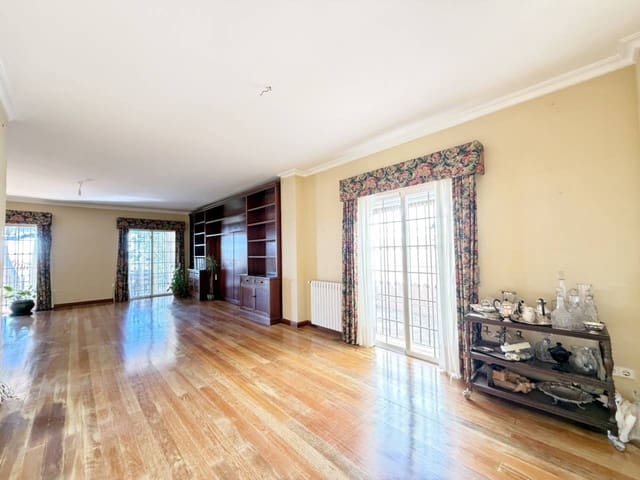 3 soverom Villa til salgs i Rincón de la Victoria med garasje - € 860 000 (Ref: 9782906)