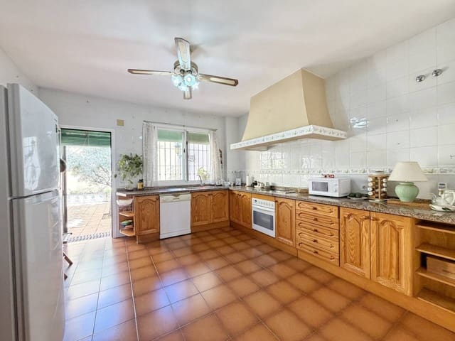 3 soverom Villa til salgs i Rincón de la Victoria med garasje - € 860 000 (Ref: 9782906)