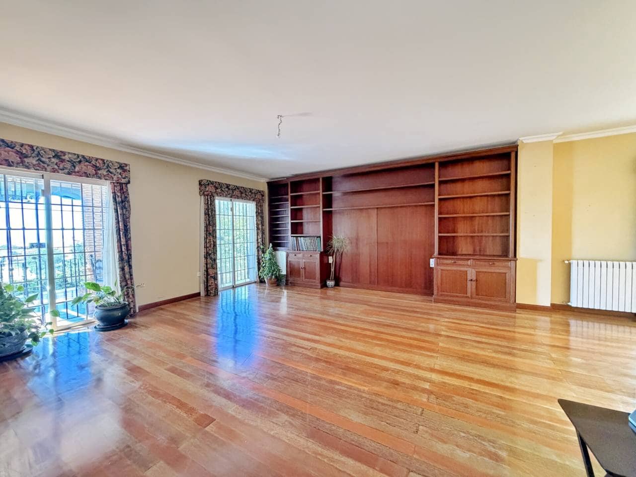 3 bedroom Villa for sale in Rincon de la Victoria with garage - € 860,000 (Ref: 9782906)