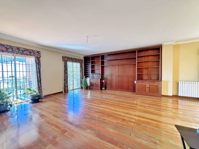 3 soverom Villa til salgs i Rincón de la Victoria med garasje - € 860 000 (Ref: 9782906)