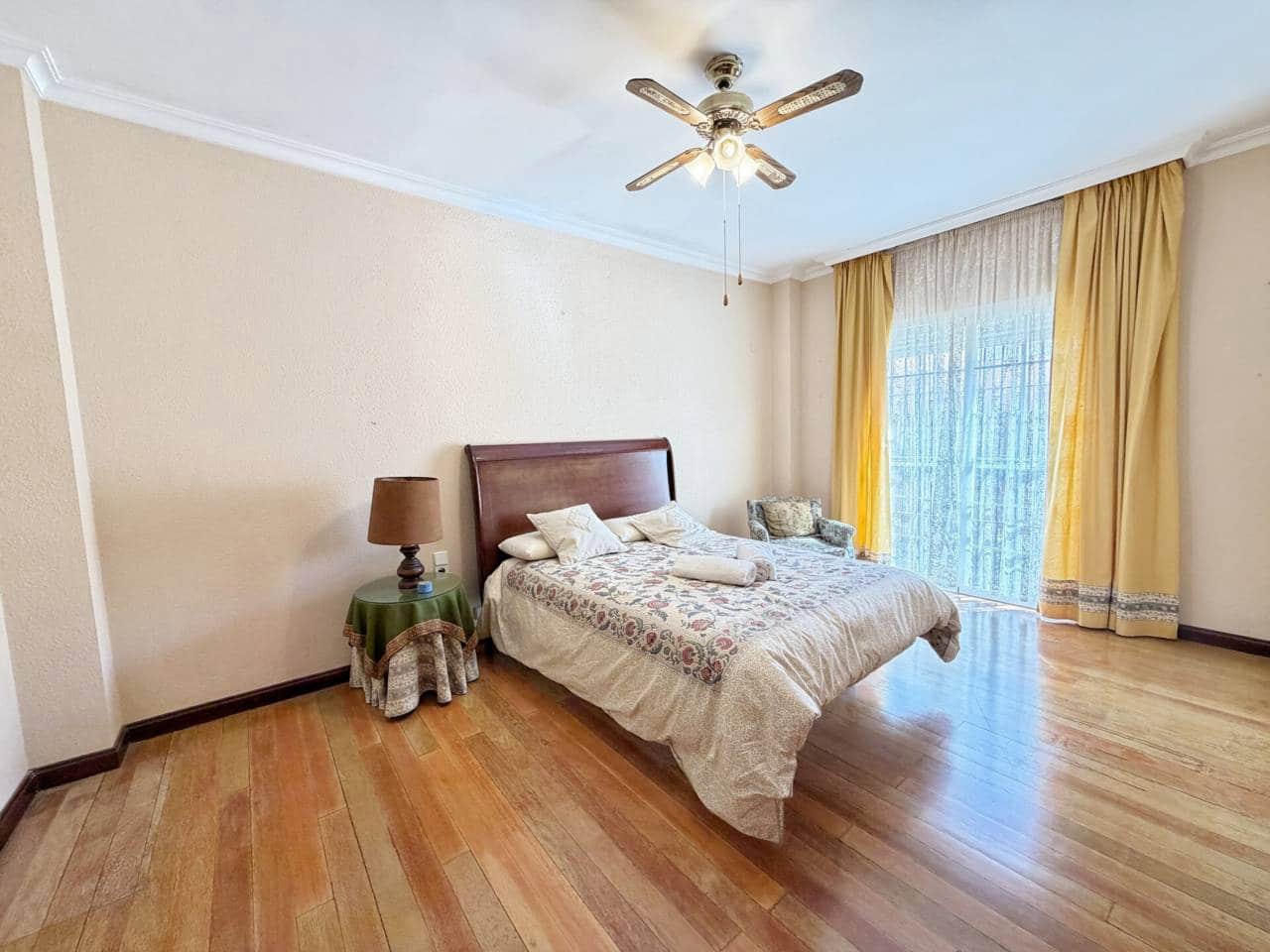 3 bedroom Villa for sale in Rincon de la Victoria with garage - € 860,000 (Ref: 9782906)