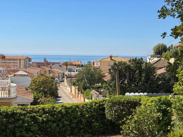 3 soverom Villa til salgs i Rincón de la Victoria med garasje - € 860 000 (Ref: 9782906)