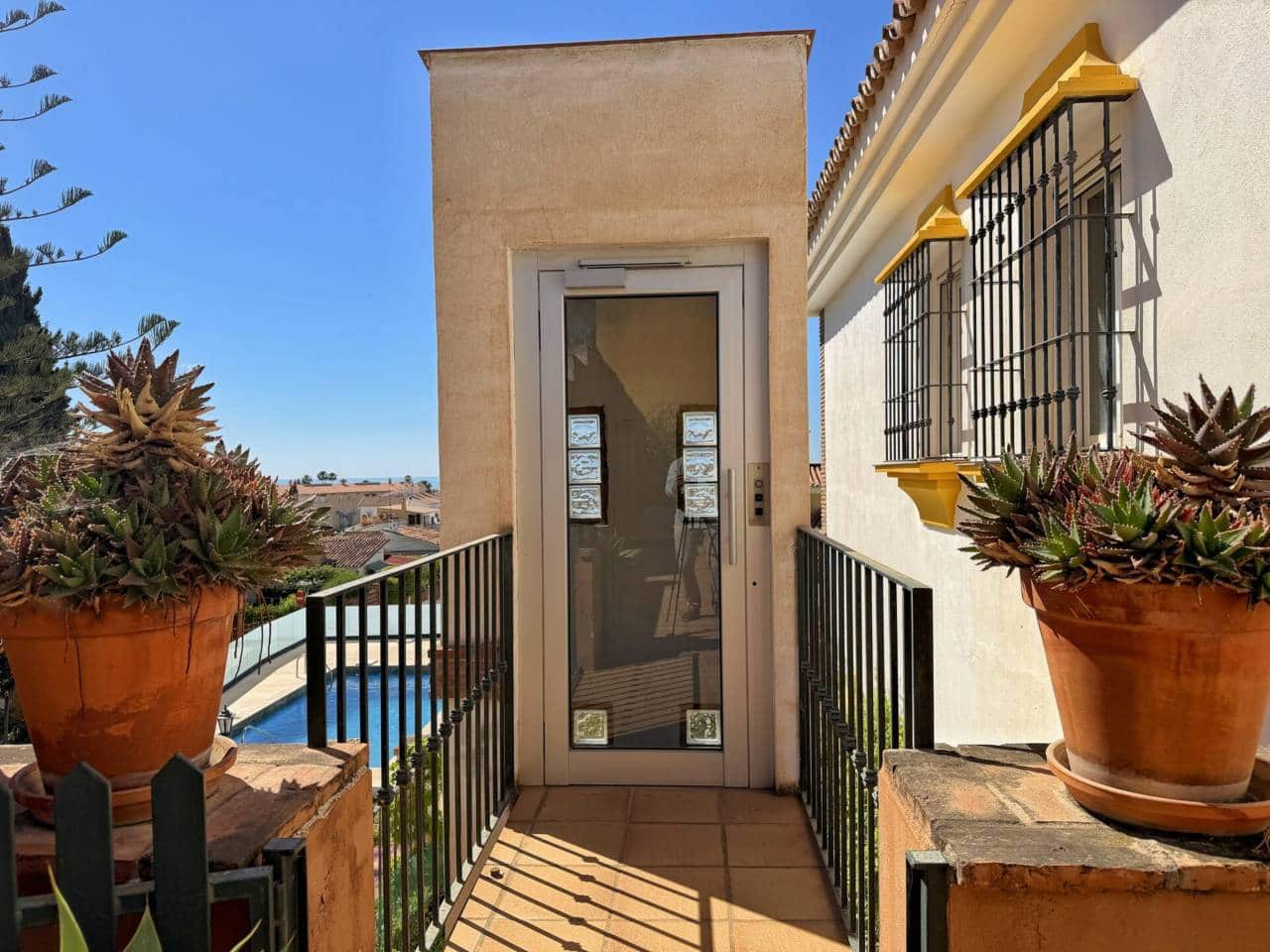 3 bedroom Villa for sale in Rincon de la Victoria with garage - € 860,000 (Ref: 9782906)