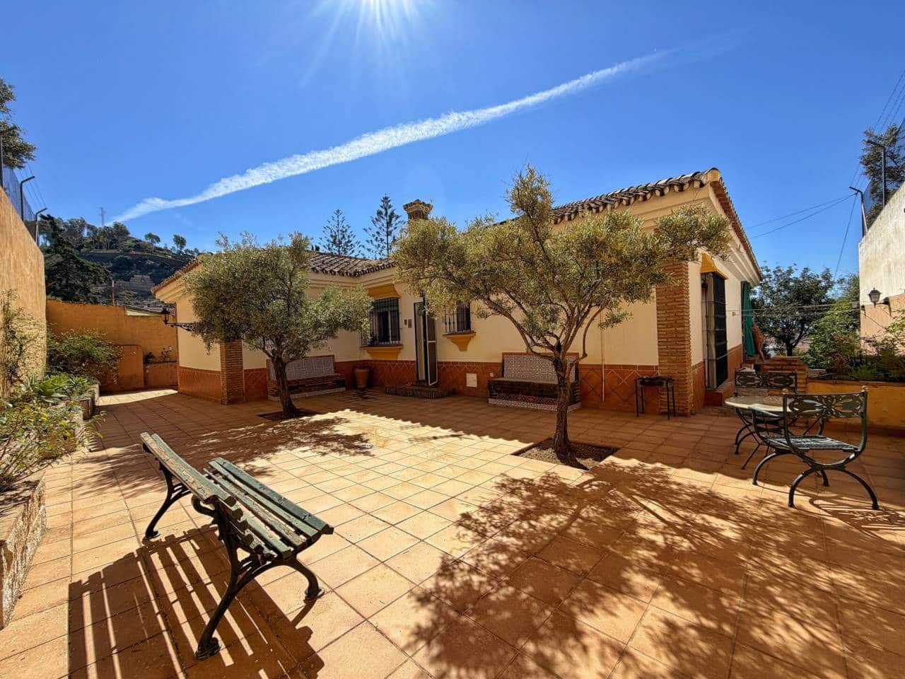 3 bedroom Villa for sale in Rincon de la Victoria with garage - € 860,000 (Ref: 9782906)