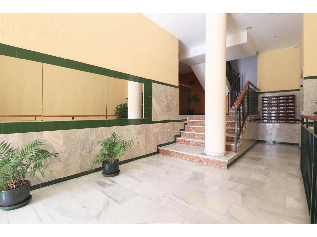 2 bedroom Flat for sale in Rincon de la Victoria - € 295,000 (Ref: 9783459)