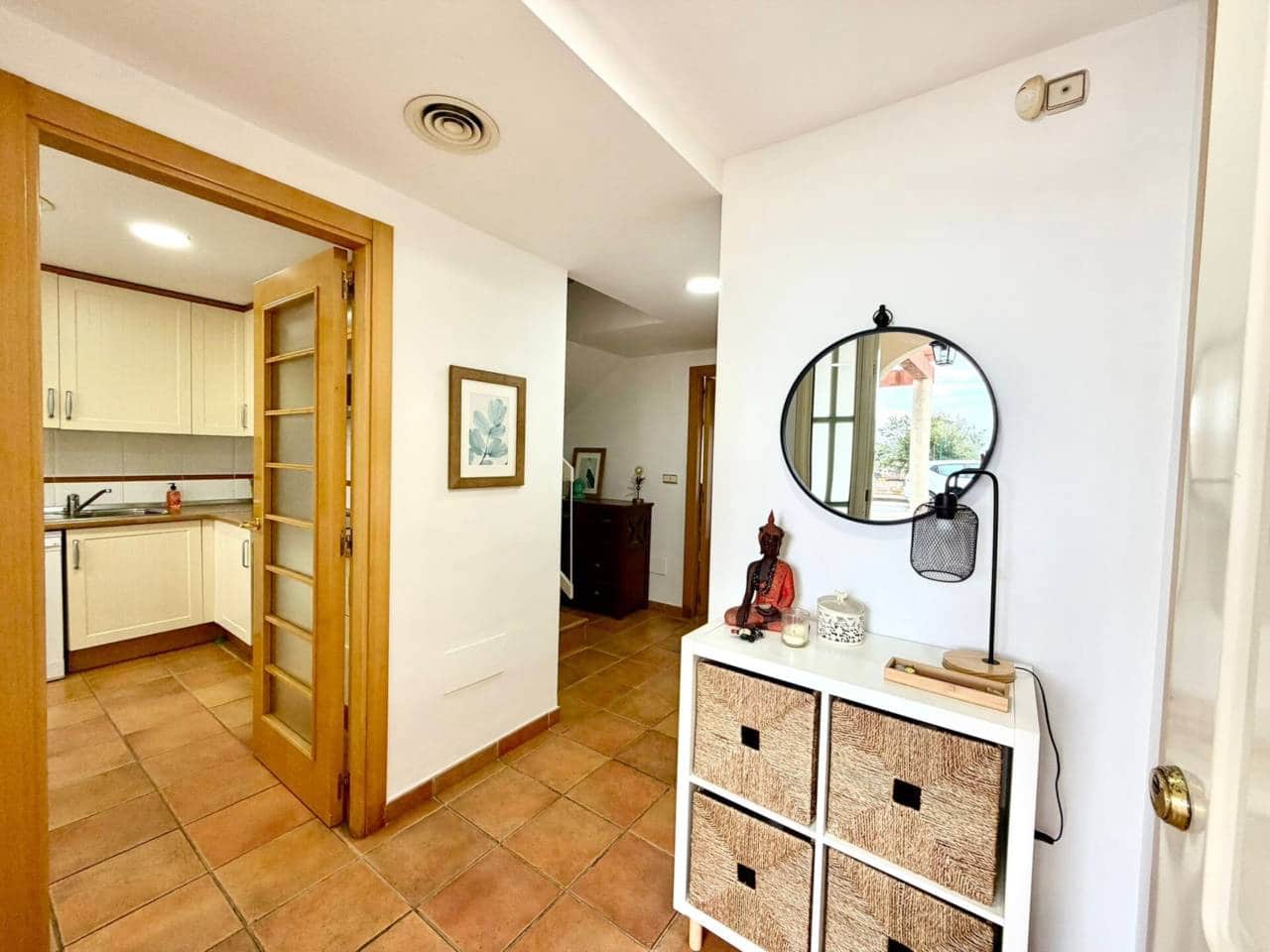 3 makuuhuone Rivitalo vuokrattavana paikassa Torre de Benagalbon mukana uima-altaan 
autotalli - 1 800 € (Ref: 9803864)