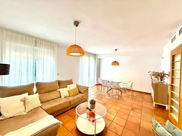 3 makuuhuone Rivitalo vuokrattavana paikassa Torre de Benagalbon, Rincón de la Victoria mukana uima-altaan 
autotalli - 1 800 € (Ref: 9803864)