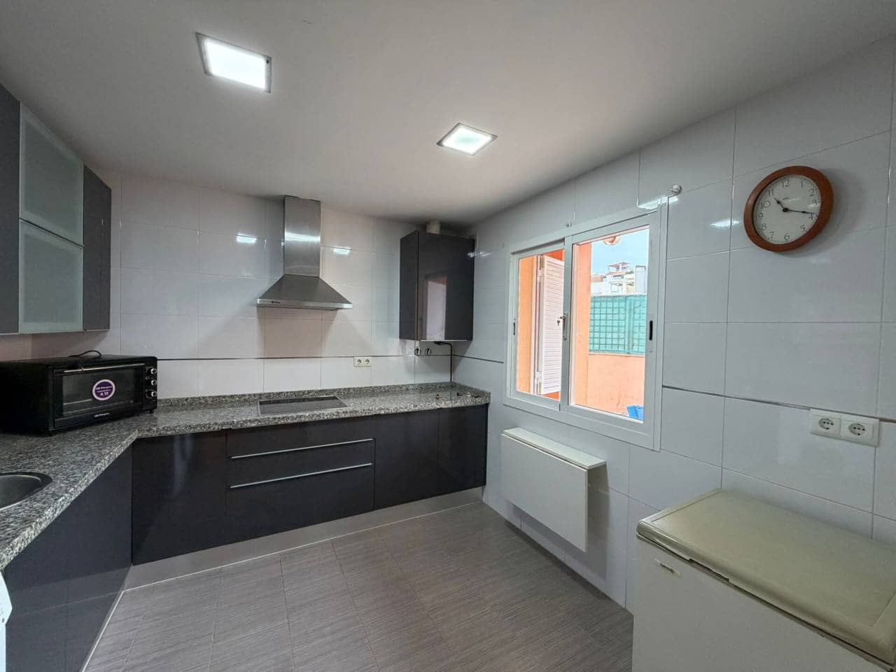 3 sypialnia Dom blizniak do wynajęcia w Velez-Malaga z basenem garażem - 1 800 € (Ref: 9805909)