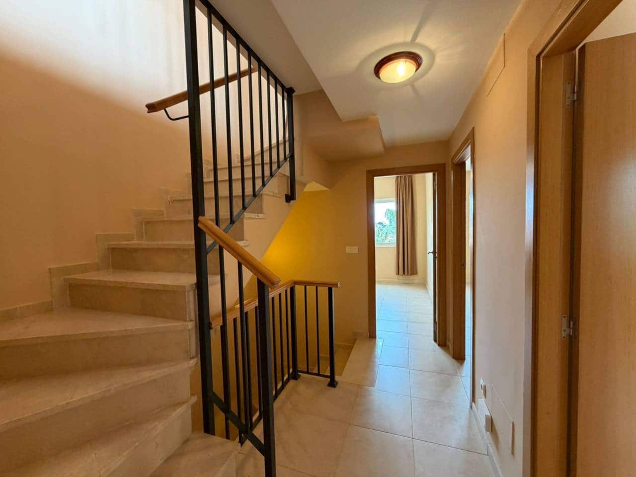 3 sypialnia Dom blizniak do wynajęcia w Velez-Malaga z basenem garażem - 1 800 € (Ref: 9805909)