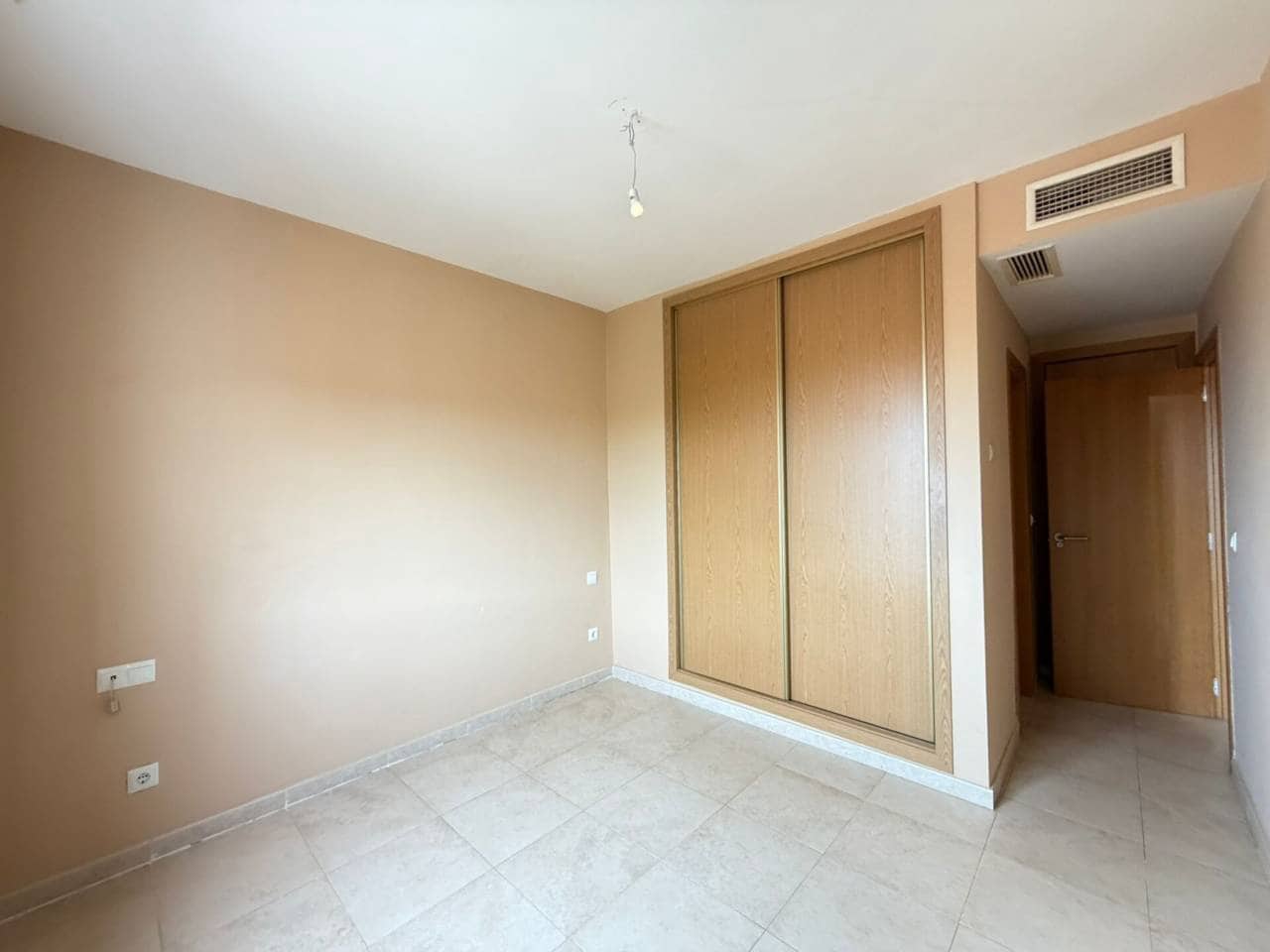 3 sypialnia Dom blizniak do wynajęcia w Velez-Malaga z basenem garażem - 1 800 € (Ref: 9805909)