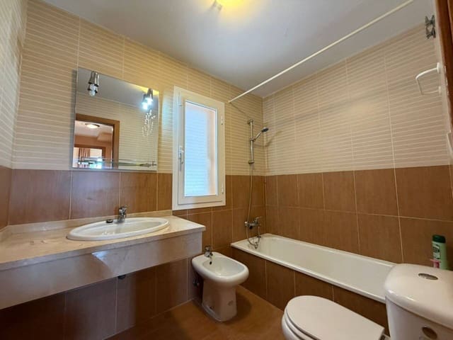 3 sypialnia Dom blizniak do wynajęcia w Vélez-Málaga z basenem garażem - 1 800 € (Ref: 9805909)