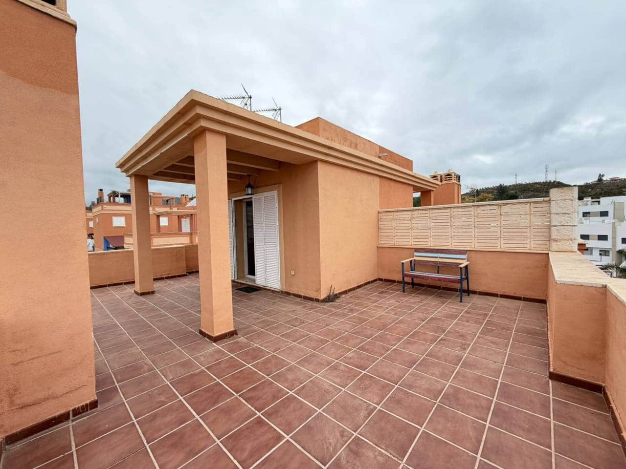 3 sypialnia Dom blizniak do wynajęcia w Velez-Malaga z basenem garażem - 1 800 € (Ref: 9805909)