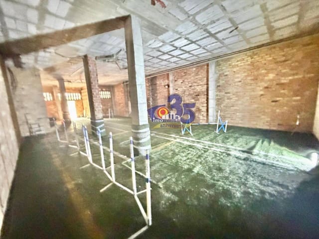 Comercial para arrendar em Rincón de la Victoria com garagem - 1 100 € (Ref: 9805910)