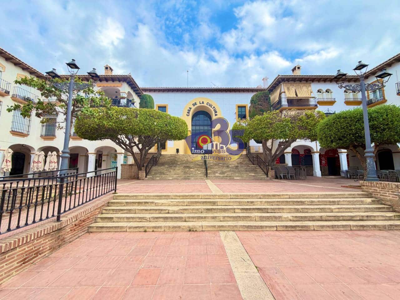 Comercial para venda em Rincon de la Victoria com garagem - 280 000 € (Ref: 9805911)