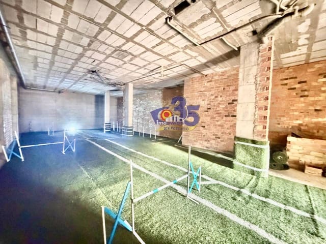 Comercial para venda em Rincón de la Victoria com garagem - 280 000 € (Ref: 9805911)