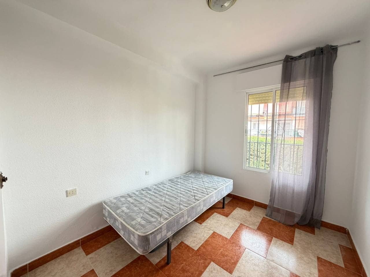 3 Zimmer Wohnung zu vermieten in Rincon de la Victoria mit Pool - 1.100 € (Ref: 9807522)