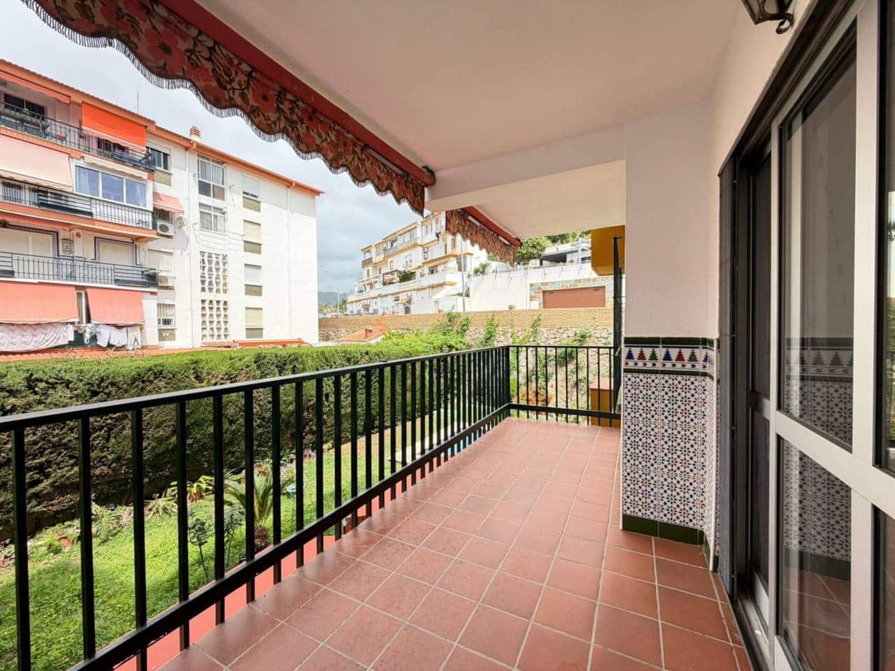 3 Zimmer Wohnung zu vermieten in Rincon de la Victoria mit Pool - 1.100 € (Ref: 9807522)