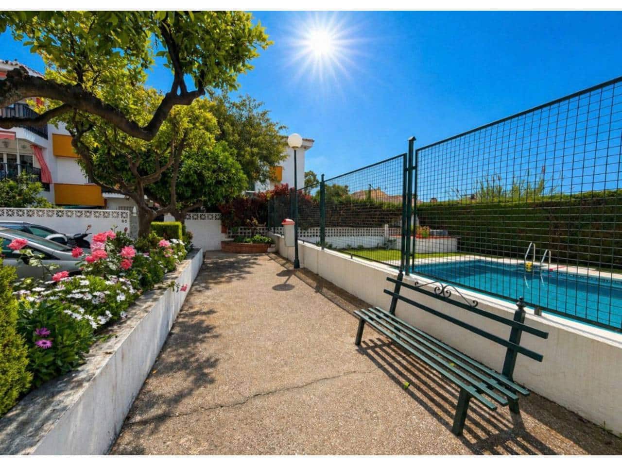 3 Zimmer Wohnung zu vermieten in Rincon de la Victoria mit Pool - 1.100 € (Ref: 9807522)