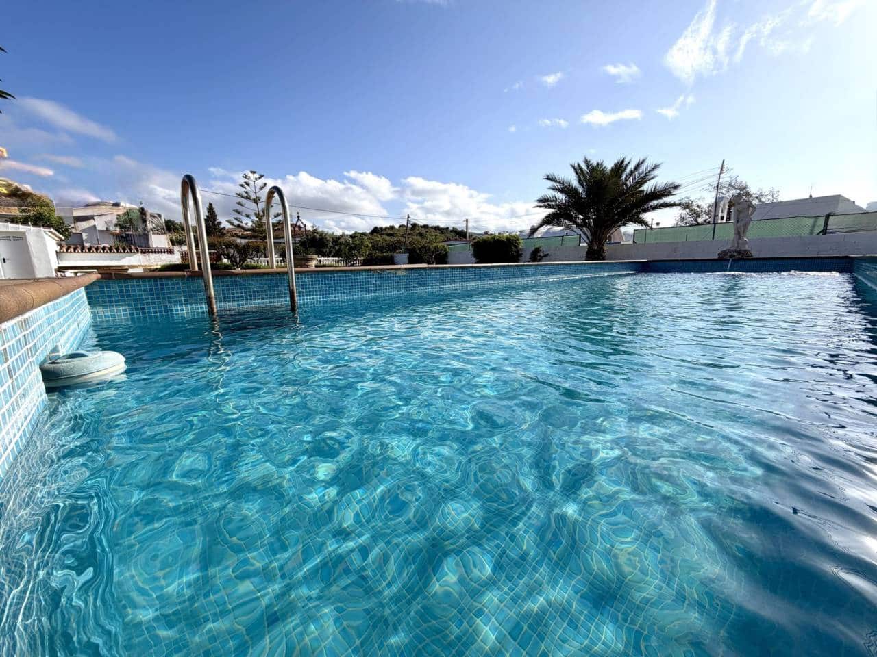 3 bedroom Villa for sale in Torre de Benagalbon with pool garage - € 895,000 (Ref: 9807524)