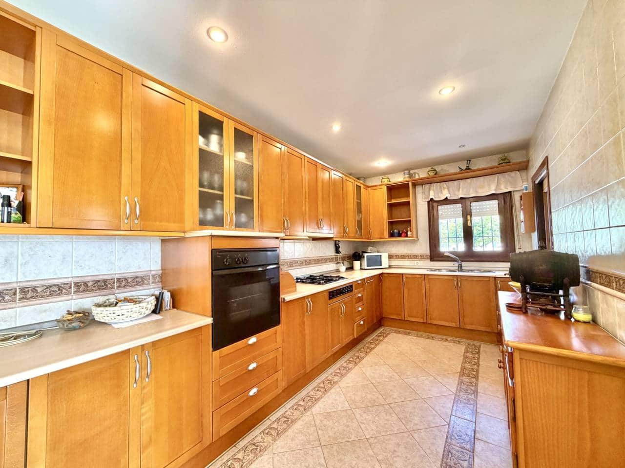 3 bedroom Villa for sale in Torre de Benagalbon with pool garage - € 895,000 (Ref: 9807524)