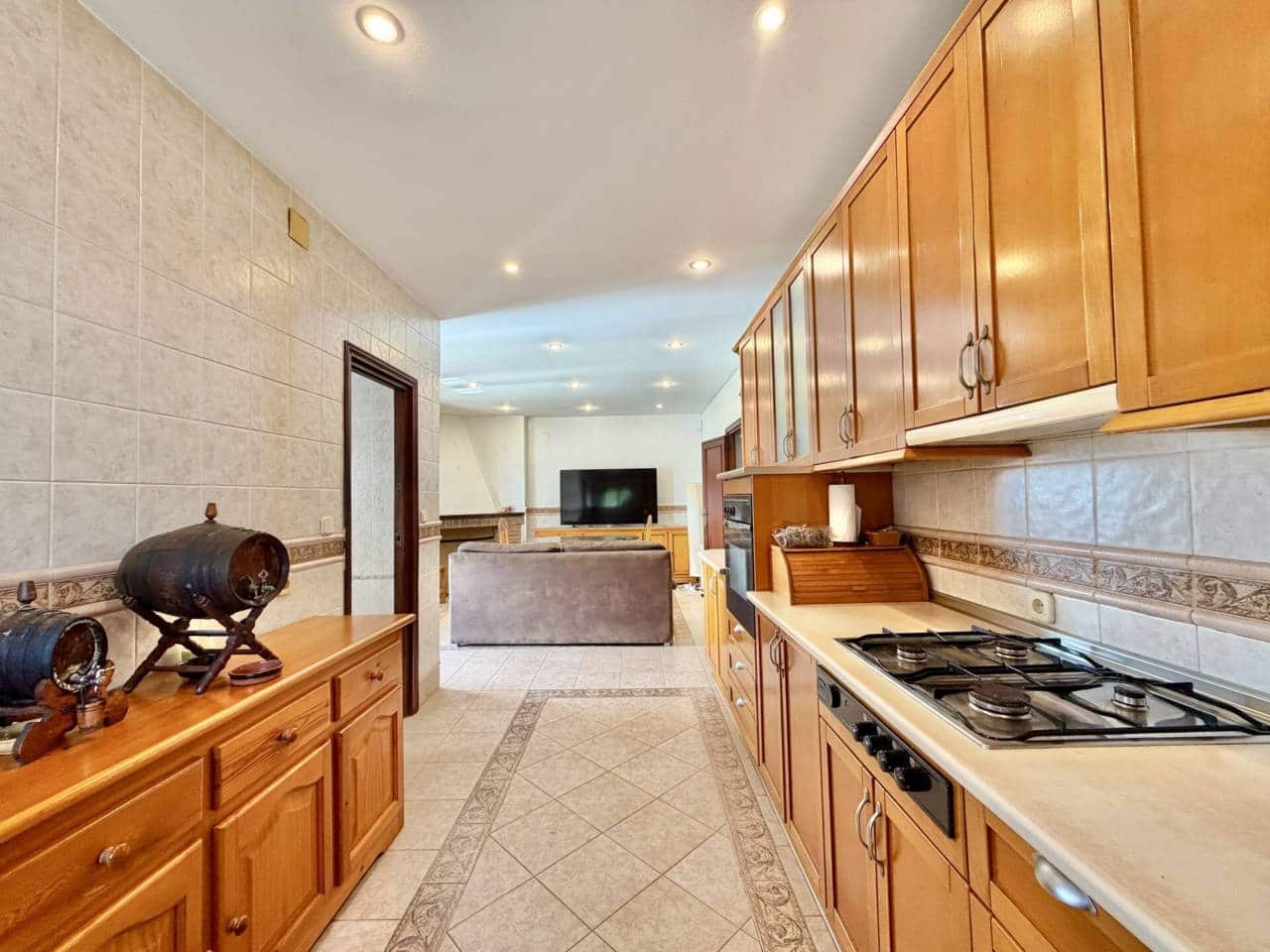 3 bedroom Villa for sale in Torre de Benagalbon with pool garage - € 895,000 (Ref: 9807524)