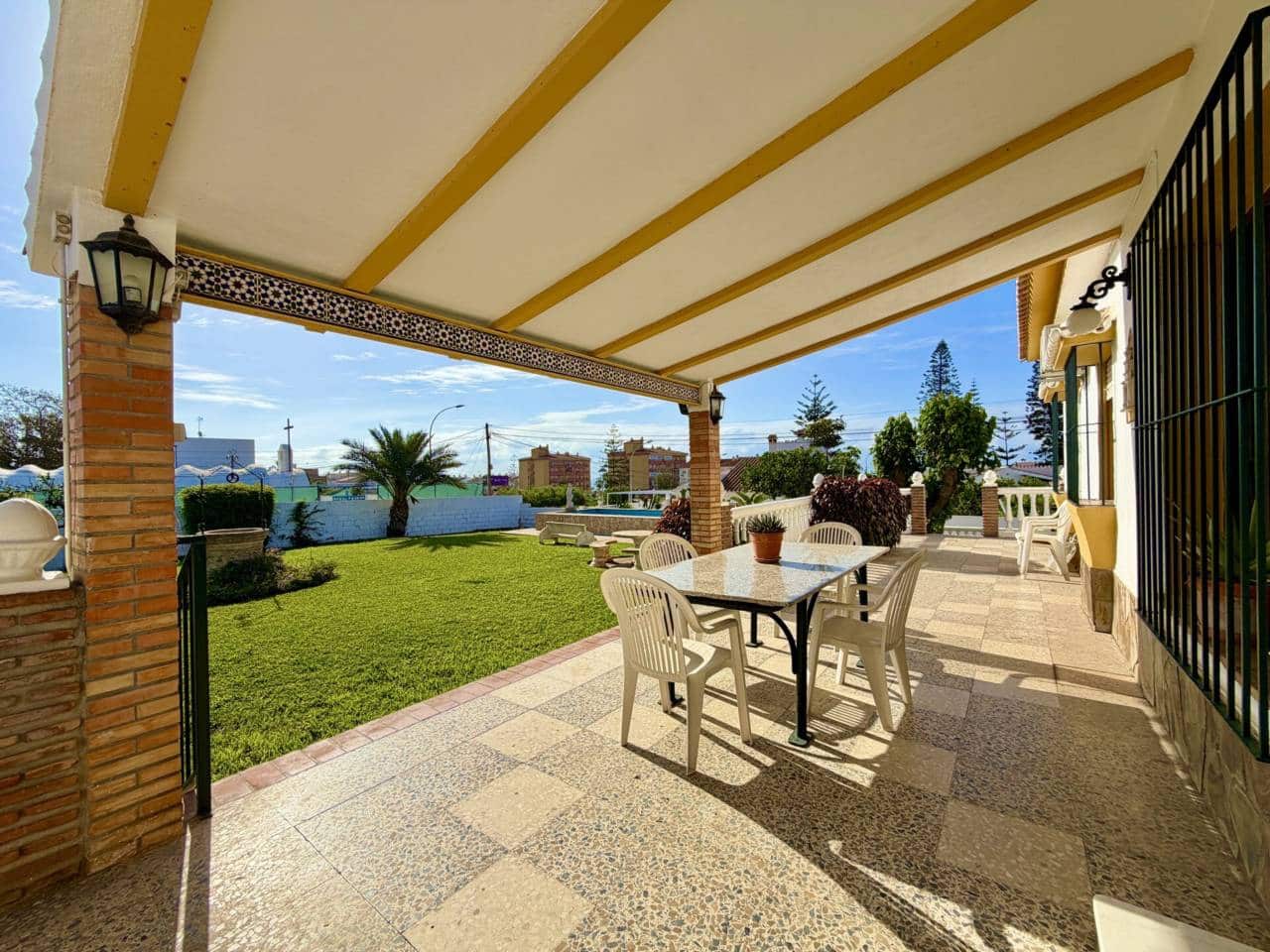 3 bedroom Villa for sale in Torre de Benagalbon with pool garage - € 895,000 (Ref: 9807524)