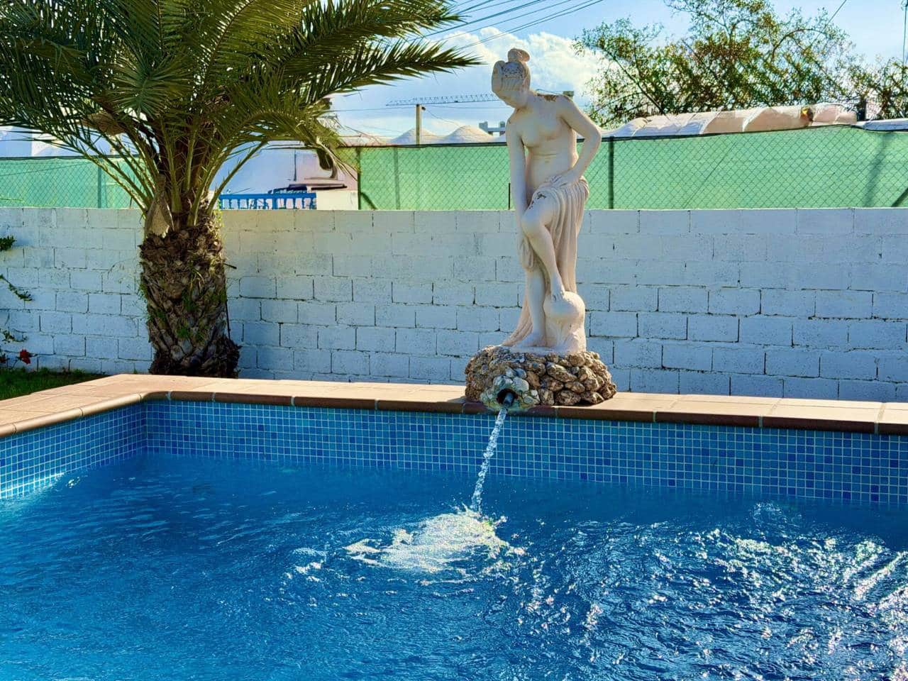 3 bedroom Villa for sale in Torre de Benagalbon with pool garage - € 895,000 (Ref: 9807524)