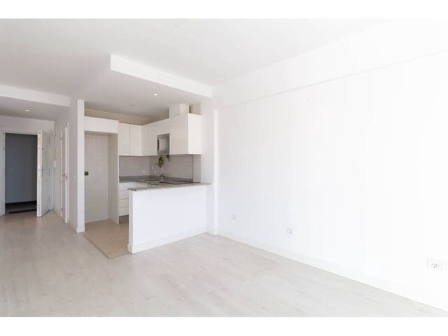 Piso de 1 habitación en Rincón de la Victoria en venta con piscina garaje - 263.000 € (Ref: 9821861)