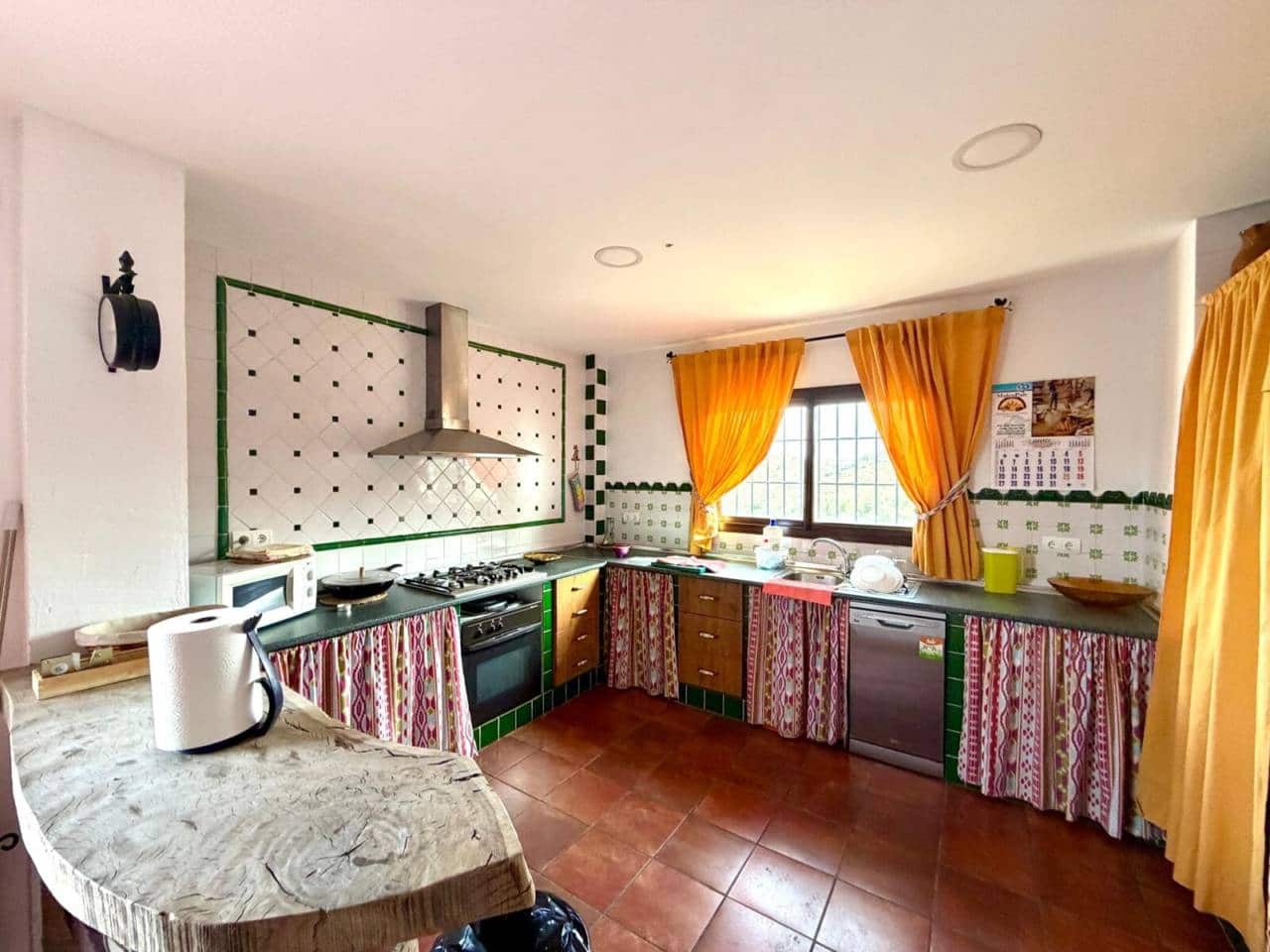 4 bedroom Finca/Country House for sale in Macharaviaya - € 305,000 (Ref: 9824560)