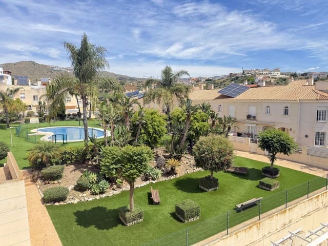 3 chambre Villa/Maison Mitoyenne à vendre à Torre de Benagalbon, Rincón de la Victoria avec piscine garage - 465 000 € (Ref: 9841999)