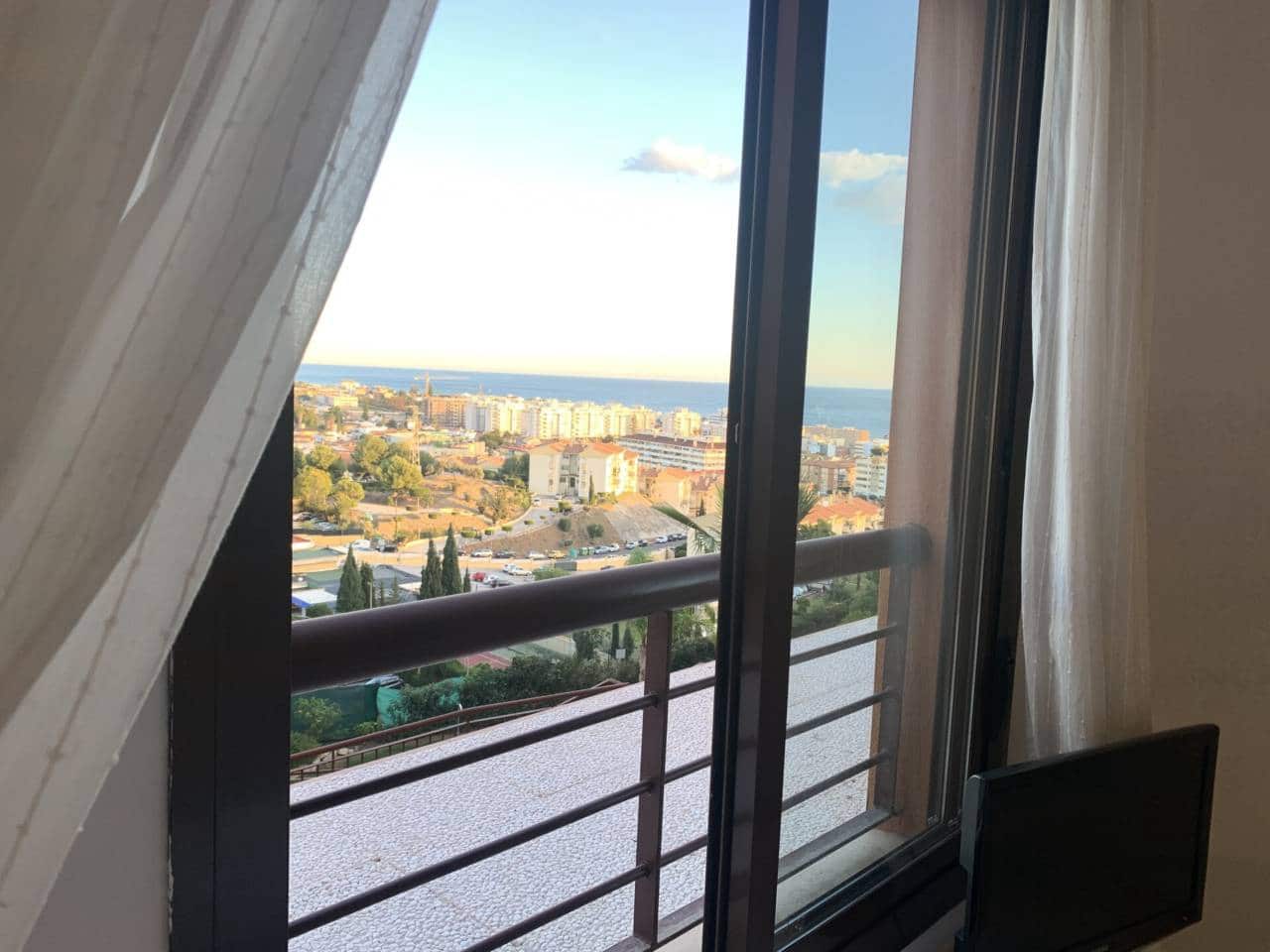 3 sypialnia Apartament do wynajęcia w Rincon de la Victoria z basenem garażem - 1 400 € (Ref: 9872855)