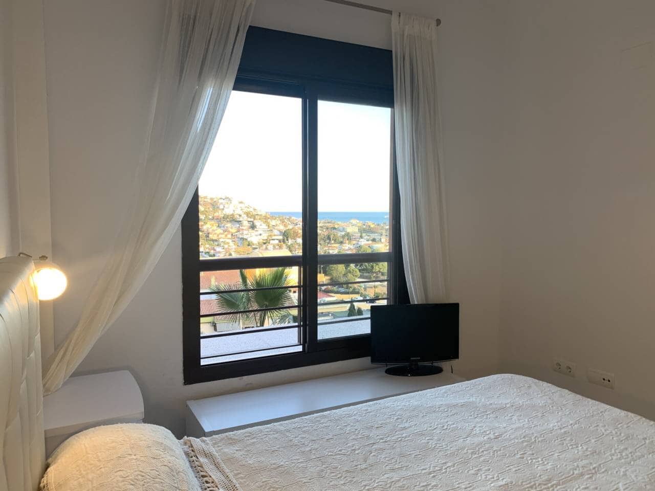 3 sypialnia Apartament do wynajęcia w Rincon de la Victoria z basenem garażem - 1 400 € (Ref: 9872855)