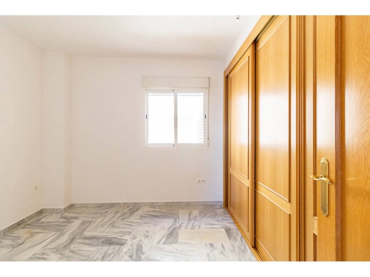 2 soverom Leilighet til salgs i Rincon de la Victoria med svømmebasseng garasje - € 370 000 (Ref: 9893603)