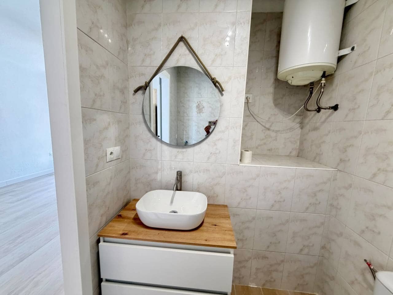 2 slaapkamer Rijtjeshuis te huur in Velez-Malaga met garage - € 1.100 (Ref: 9898453)