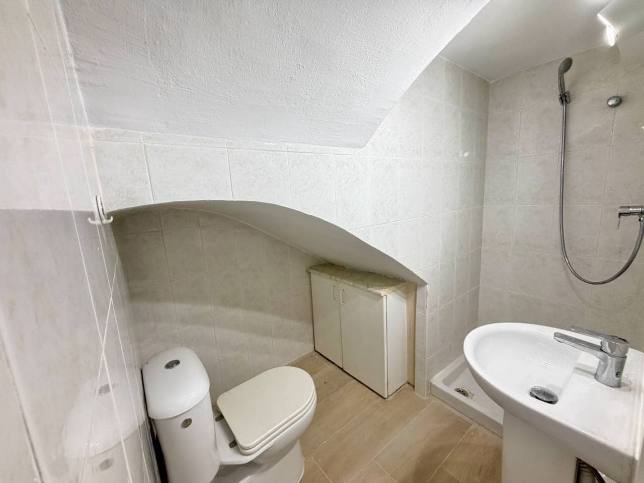 2 slaapkamer Rijtjeshuis te huur in Velez-Malaga met garage - € 1.100 (Ref: 9898453)