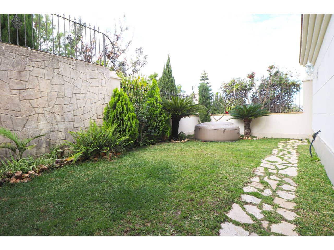3 sovrum Lägenhet till salu i Malaga stad med pool garage - 660 000 € (Ref: 9909879)