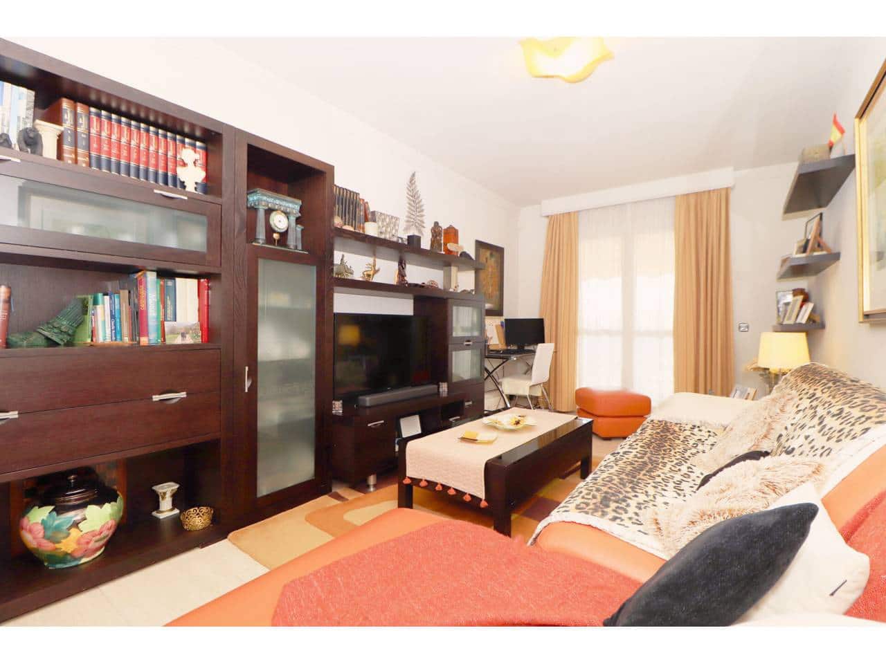 3 sovrum Lägenhet till salu i Malaga stad med pool garage - 660 000 € (Ref: 9909879)
