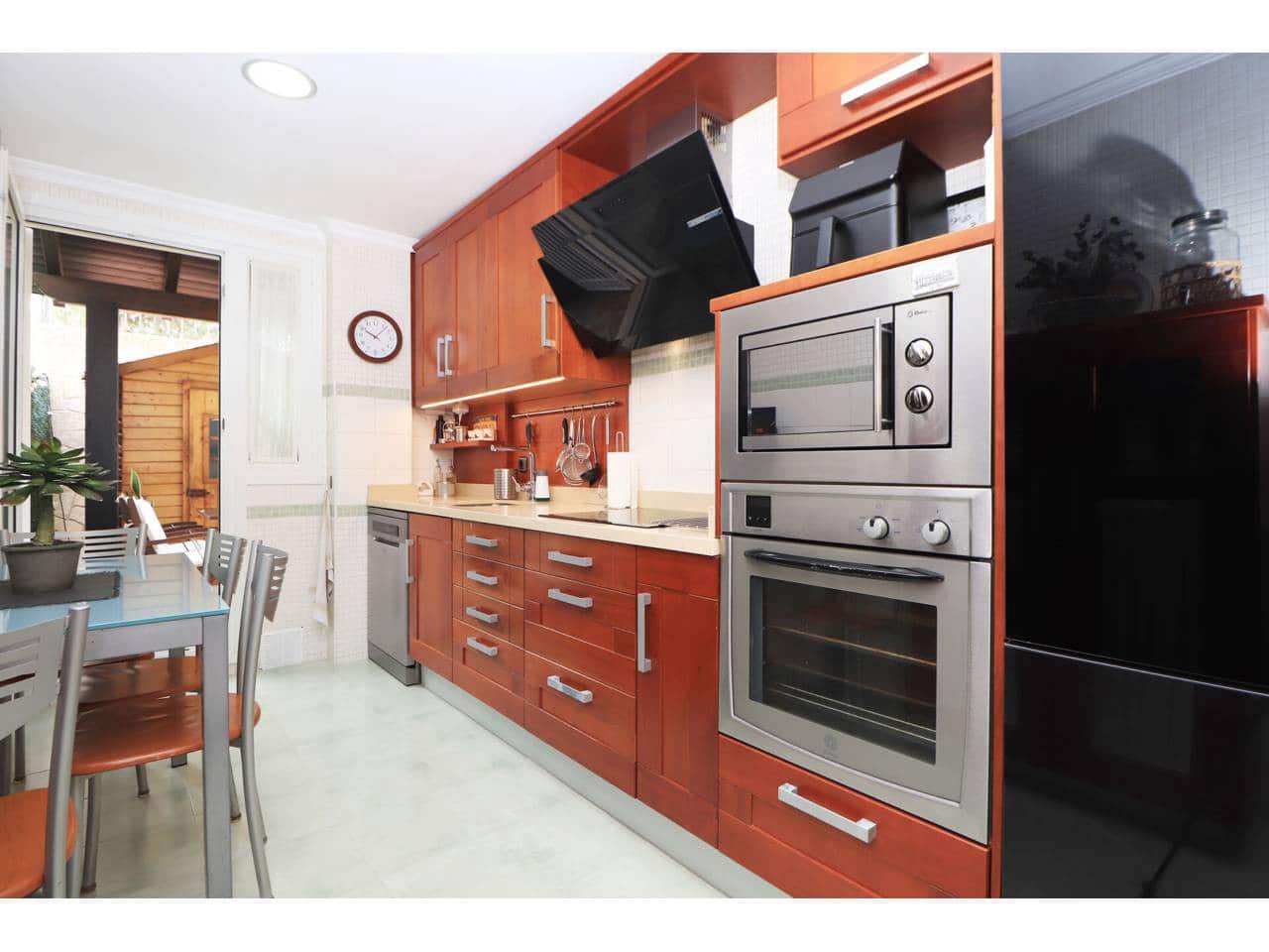 3 sovrum Lägenhet till salu i Malaga stad med pool garage - 660 000 € (Ref: 9909879)