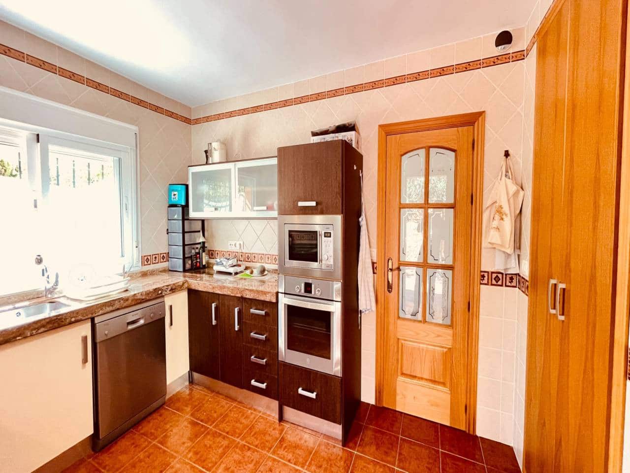 4 bedroom Villa for rent in Rincon de la Victoria with garage - € 2,500 (Ref: 9939251)
