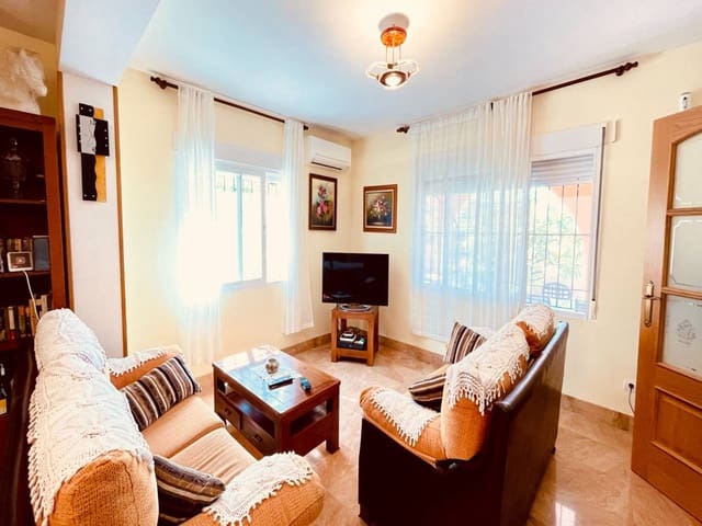 4 Zimmer Villa zu vermieten in Rincón de la Victoria mit Garage - 2.500 € (Ref: 9939251)