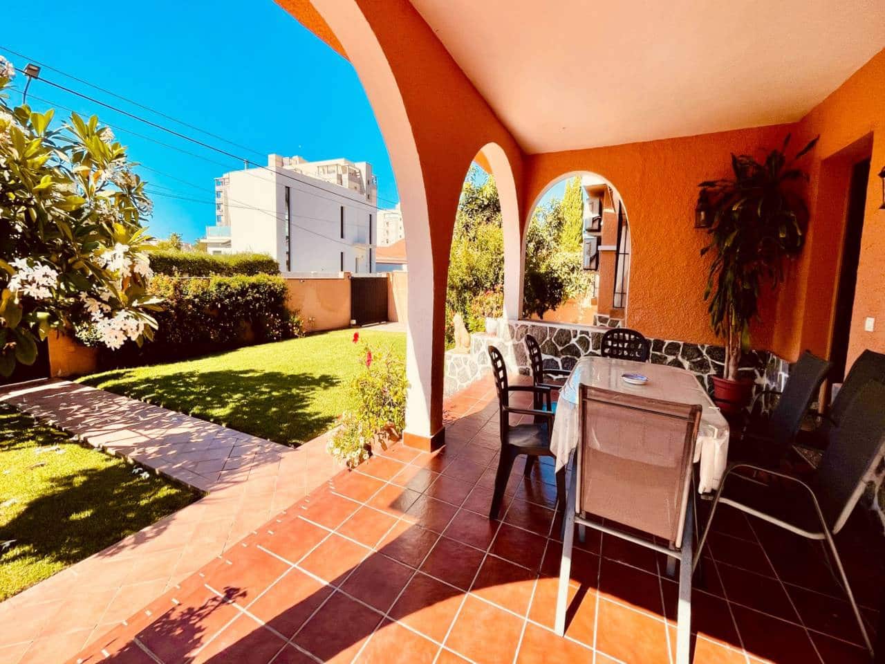 4 bedroom Villa for rent in Rincon de la Victoria with garage - € 2,500 (Ref: 9939251)